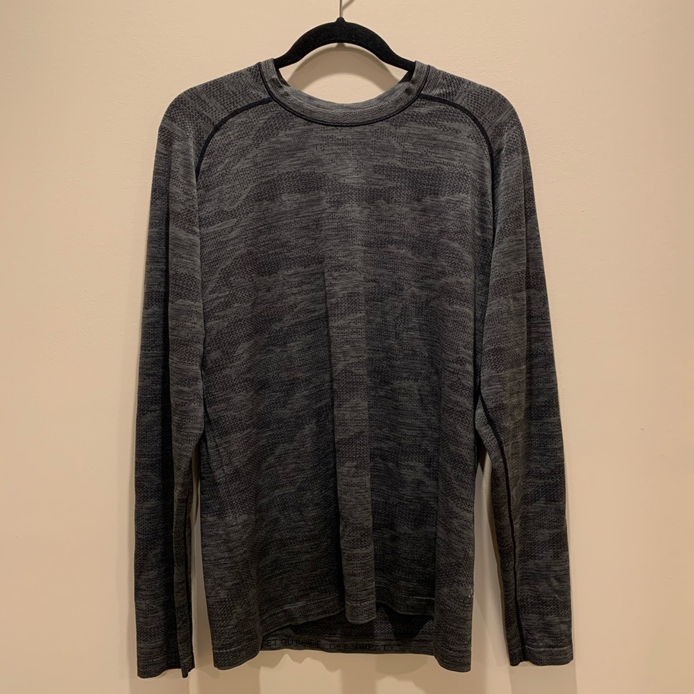 lululemon men’s gray camo ls tee
